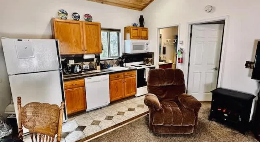 Yosemite Woods Duplex in Yosemite-Upper Unit - Image 1