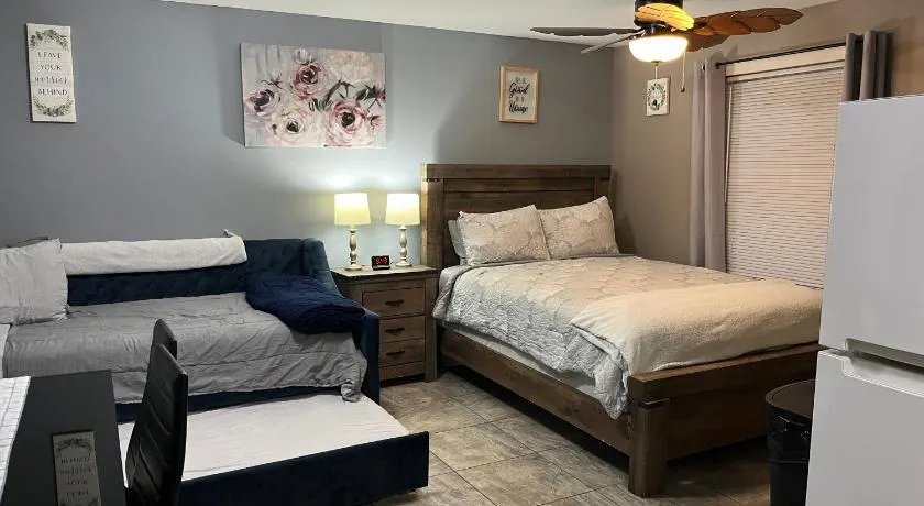 Just Like Being at Home- Newly Renovated Unit - Image 1