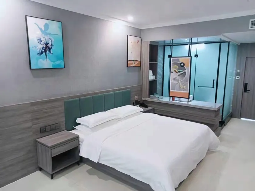 Aotu Hotel - Image 1