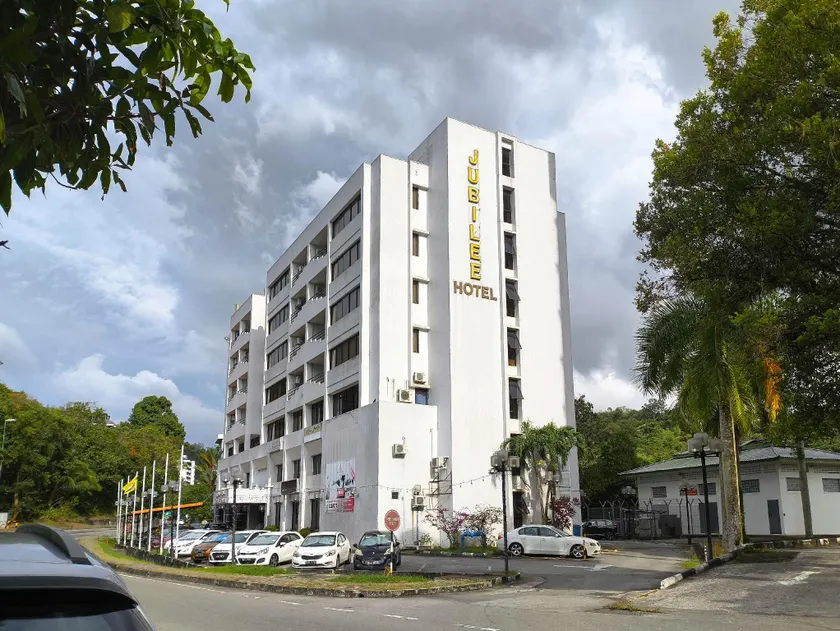 Jubilee Hotel - Image 1