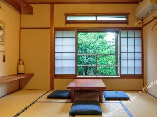 Akan Tanchou No Sato Onsen Saakuru Akai Beret - Image 1
