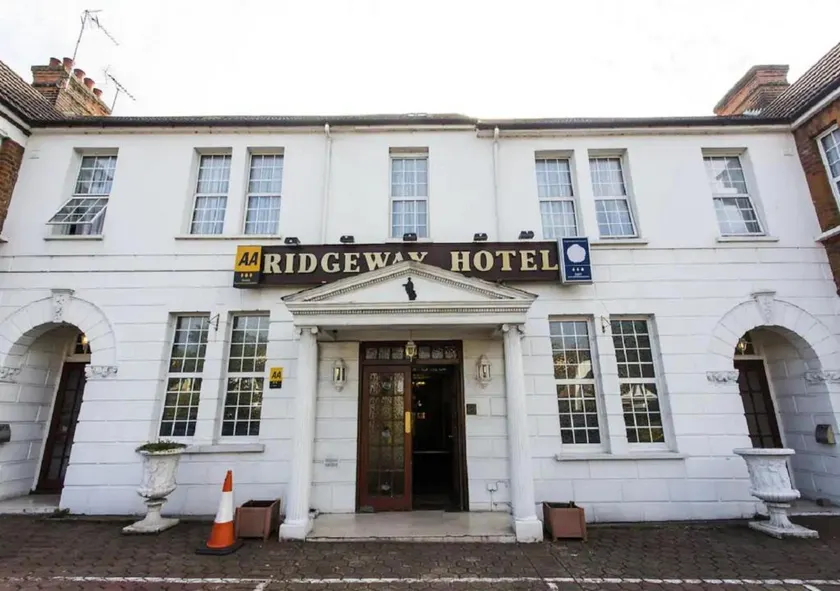Old Ridgeway Hotel - Image 1