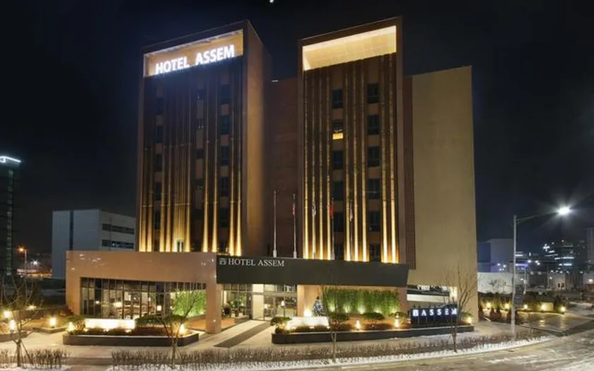 Gimpo Assem Hotel - Image 1
