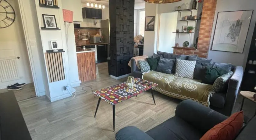 Bel appartement spacieux ,convivial de 3 chambres avec parking privé sécure - Image 1