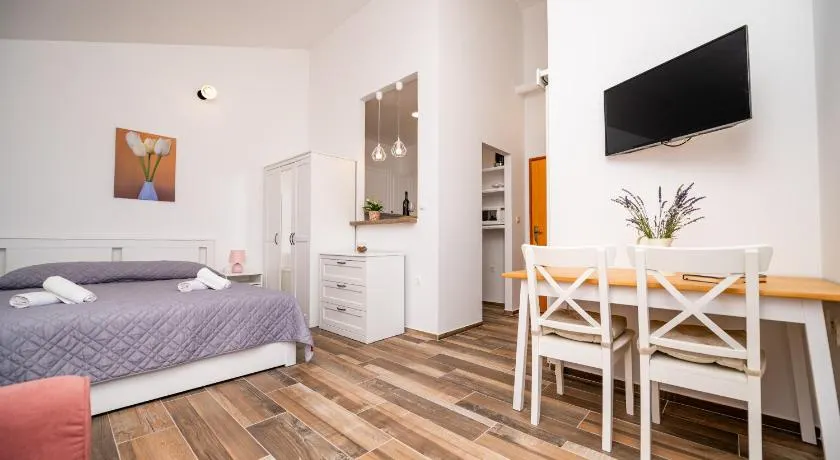 Sobe i apartman Mareta - Image 1