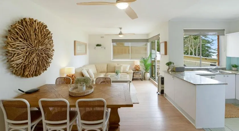Marese 6 - Cosy and Tranquil Beachfront Unit - Image 1