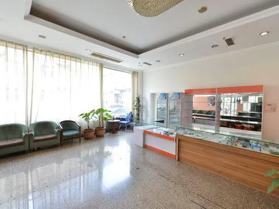 Hanting Hotel Beijing Qianmen Taoranting - Image 1