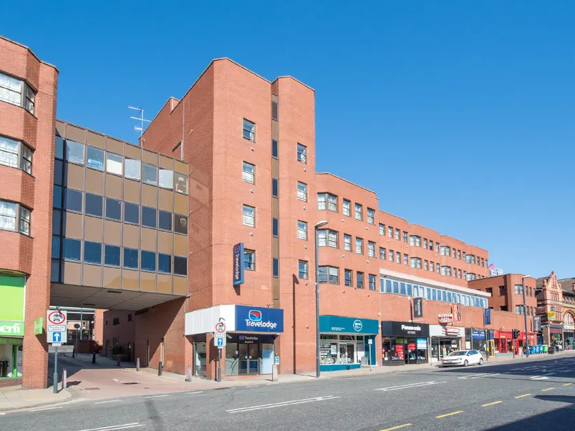 Travelodge Leeds Central Vicar Lane - Image 1
