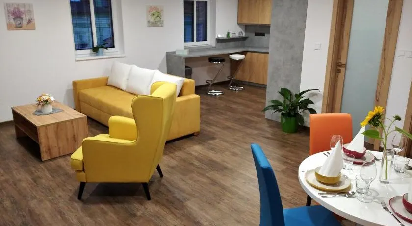 Shiny Apartmán - Image 1
