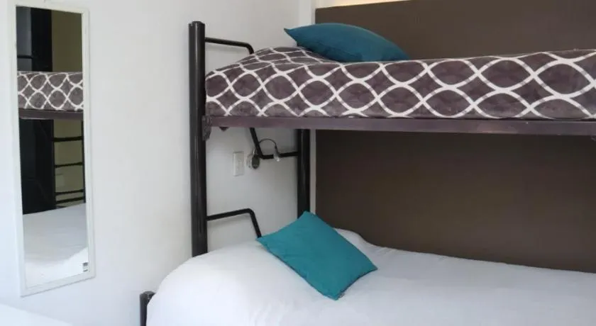 Hermosa Habitación con balcon cama mat y litera Polanco - Image 1