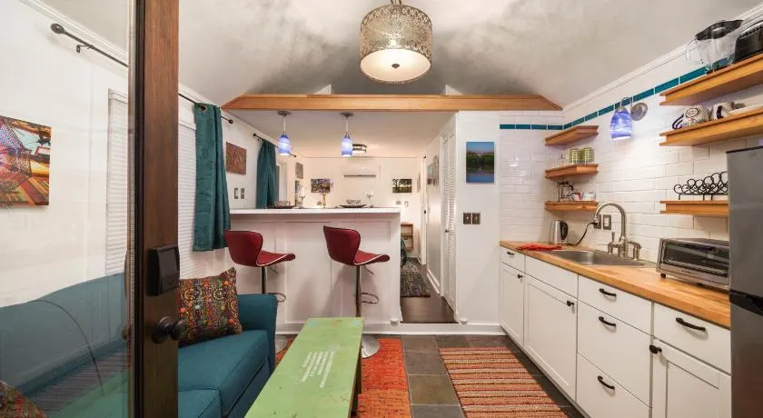 Secluded Patio Cottage Right By All The Action - Image 1