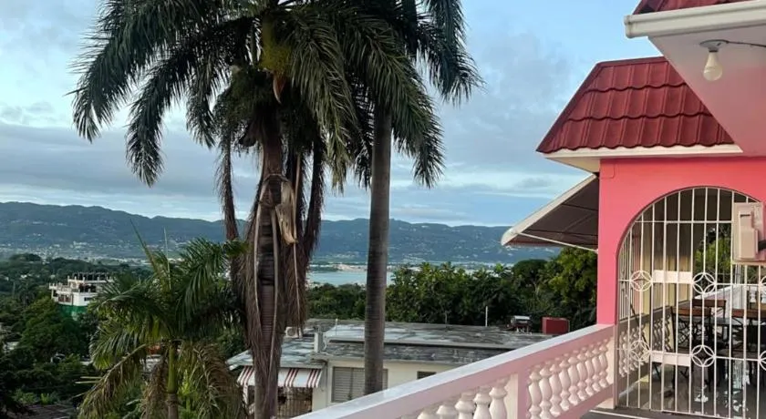 Three Palm Villa - Image 1