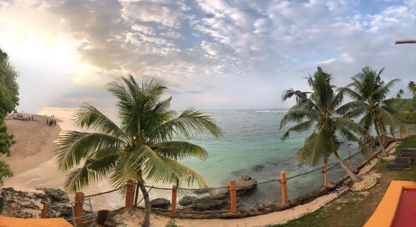Sayuri Beach Hotel - Image 1