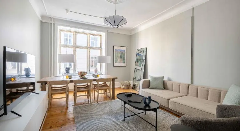 NEW charming apt in City Center - Image 1