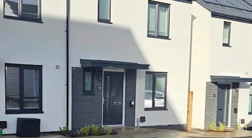 Eco House by Science Park, Airport and City Centre - Image 1