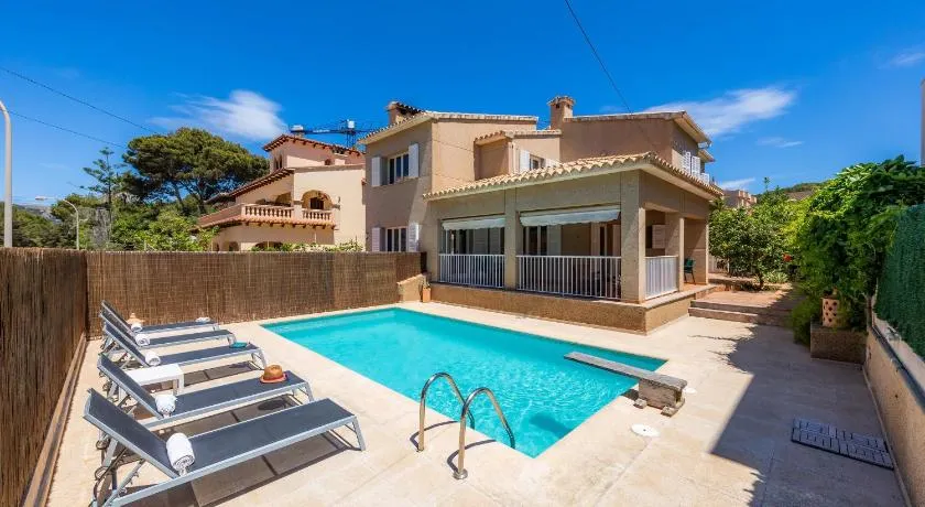Villa Paca - Image 1