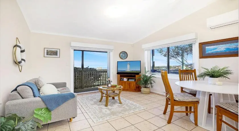Flipside Apartment - Image 1