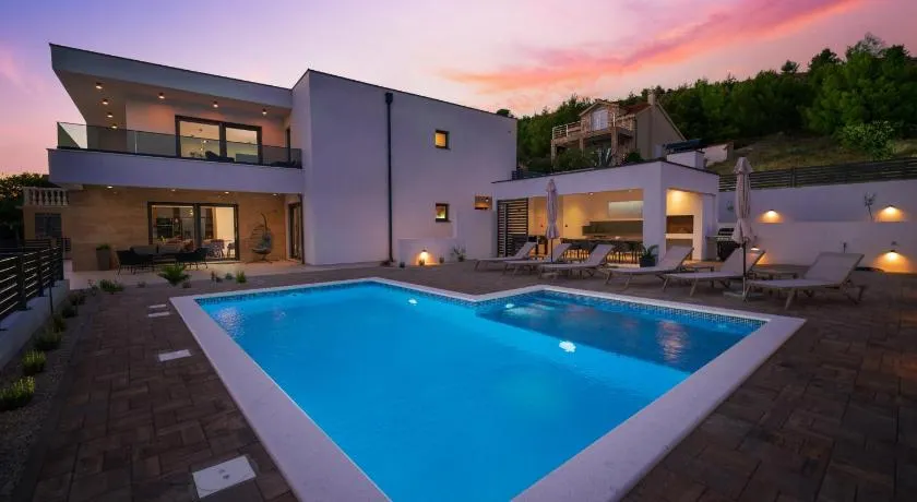 Ferienhaus mit privatem Pool und Terrasse - Image 1