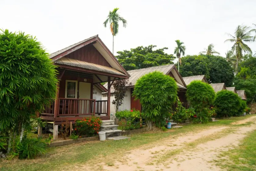Weekender Bungalow - Image 1
