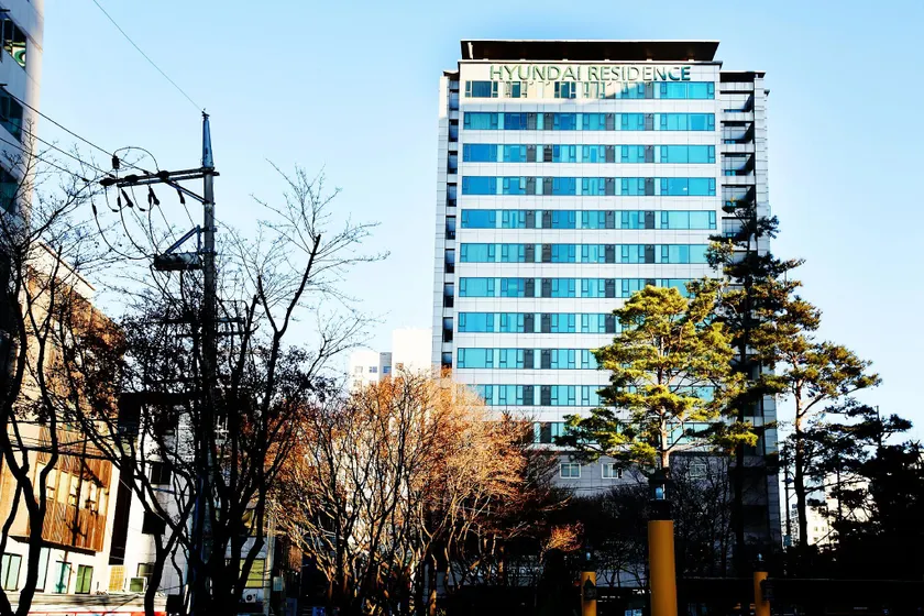 Hyundai Residence - Image 1