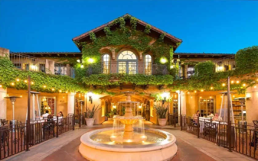 Hotel Los Gatos - Image 1