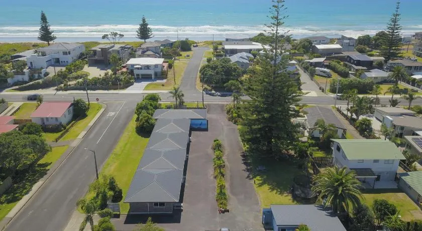 Beaches Motel - Image 1