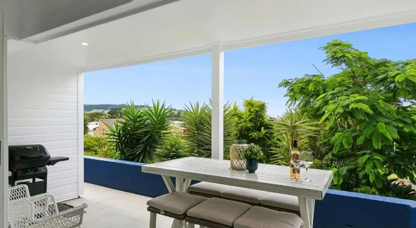 BLUE VIEW ON OSBORNE, Gerringong - Image 1