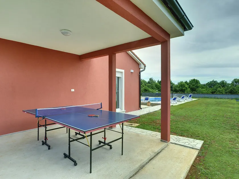 Villa in Barban near Beach & Pool - Image 1