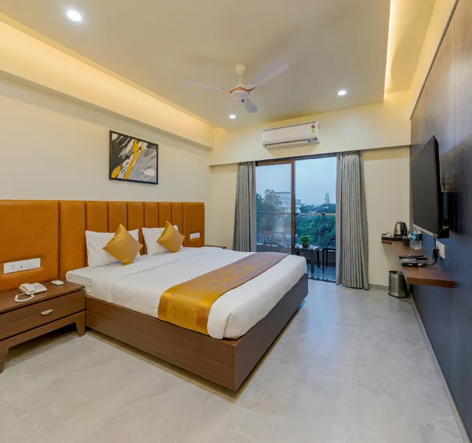 Hotel The Golden Oaks, Kolhapur - Image 1