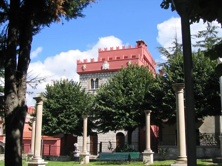 Majestic Castle in Rosello with Swimming Pool - Image 1
