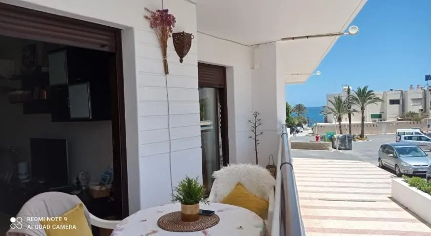 LA PITA- Terraza con vistas al mar & parking, a 1 min de la playa - Image 1