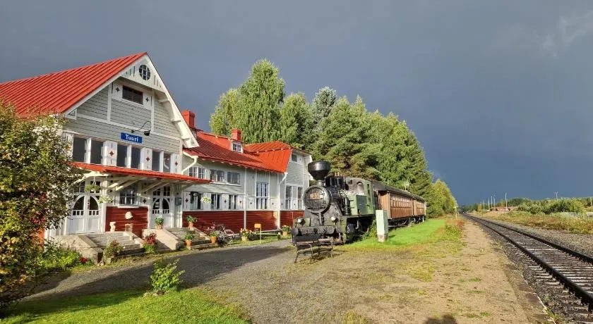 Junamajoitus Tuuri Train Station - Image 1