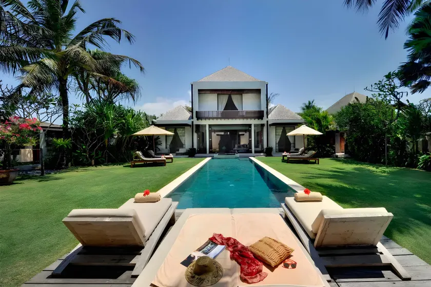Four Bedroom Beachfront Villa in Ketewel - Image 1
