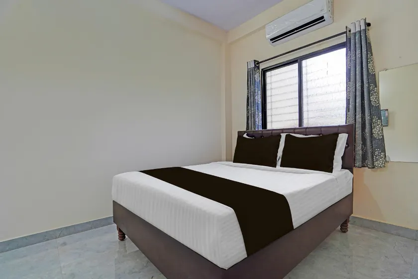 Hotel O CRPF Crossway Formerly V7 Inn Service Apartment - Image 1