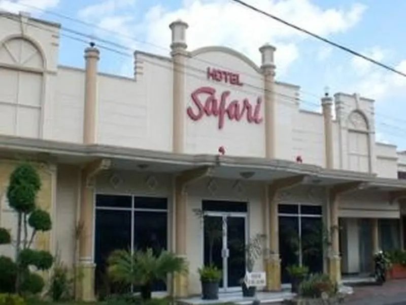 Hotel Safari - Image 1