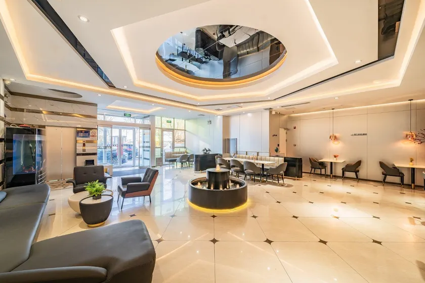 Dequan Railway Station Hotel, near Sanlitun and POP LAND - Image 1