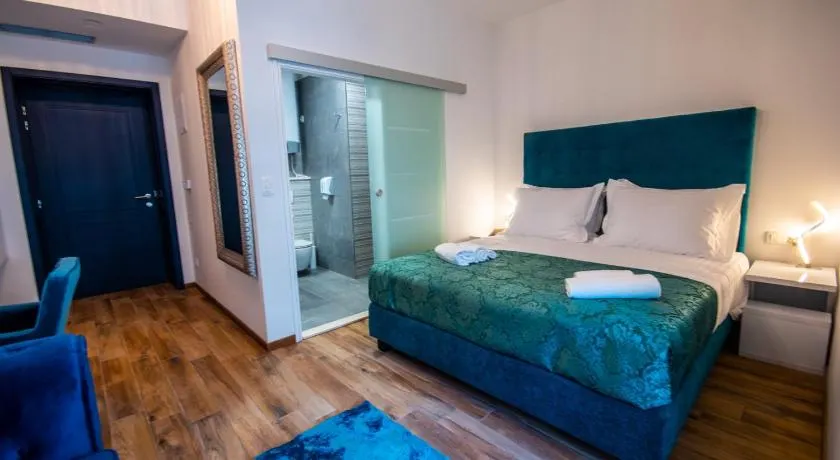 Center Luxury Rooms 1 - Image 1