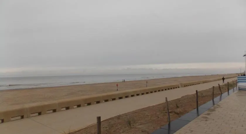 Residentie Westend with frontal Sea View - Image 1