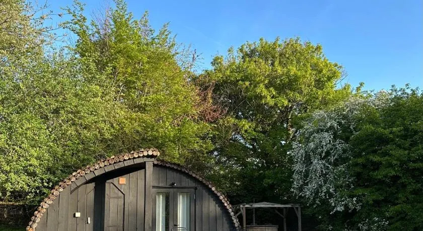Apple Tree Cabin - Image 1