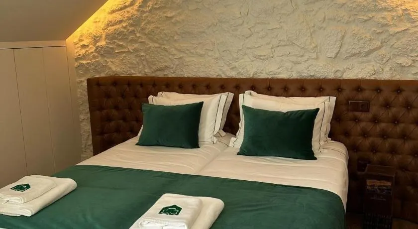 Celtic Lodge - Guest House - Image 1