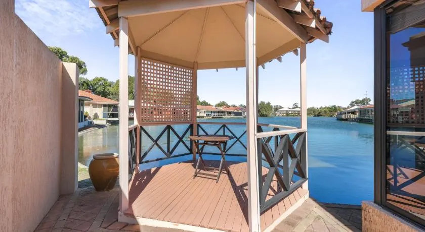 Enjoy Between Lake and River - Image 1