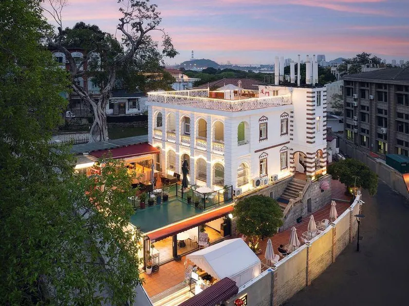 Gulangyu Muxianghua Seaview Villa (Sunny Wall) - Image 1