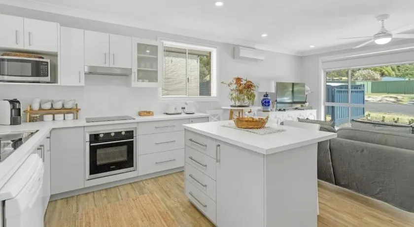 Woodhill Cottage - Image 1