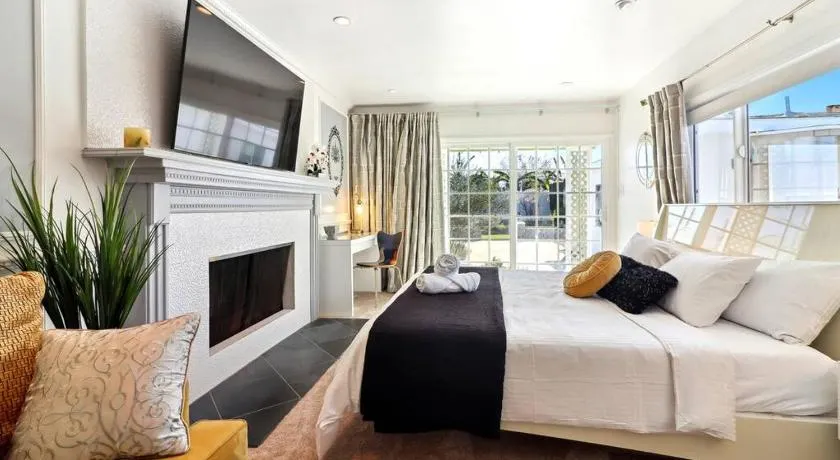 Luxury Home - 7mins LAX/Beach, 405/SoFi nearby - Image 1