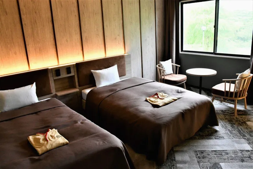 Tsurumai Moon Lake Hotel - Image 1