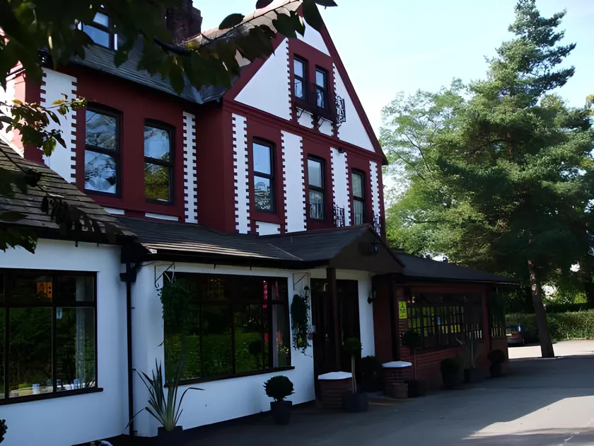 Woodcote Hotel - Image 1
