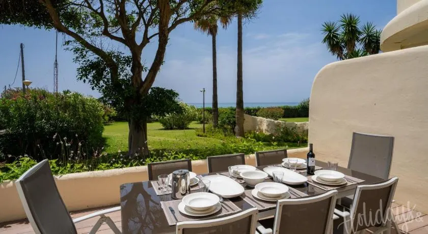 Holidays & Home Beachfront Neptuno I, Sea Views,Pool,Garden, Elviria - Image 1
