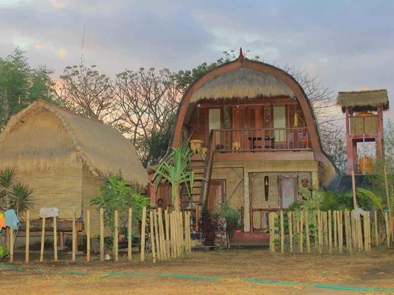 Kampung Meno Bungalows - Image 1