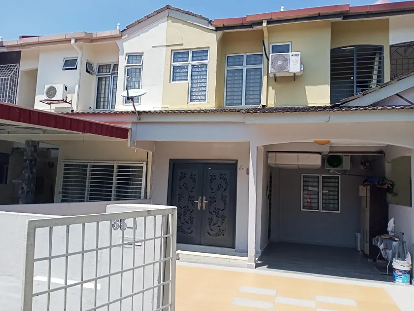 Bagan Lalang Homestay Fully Aircon - Image 1