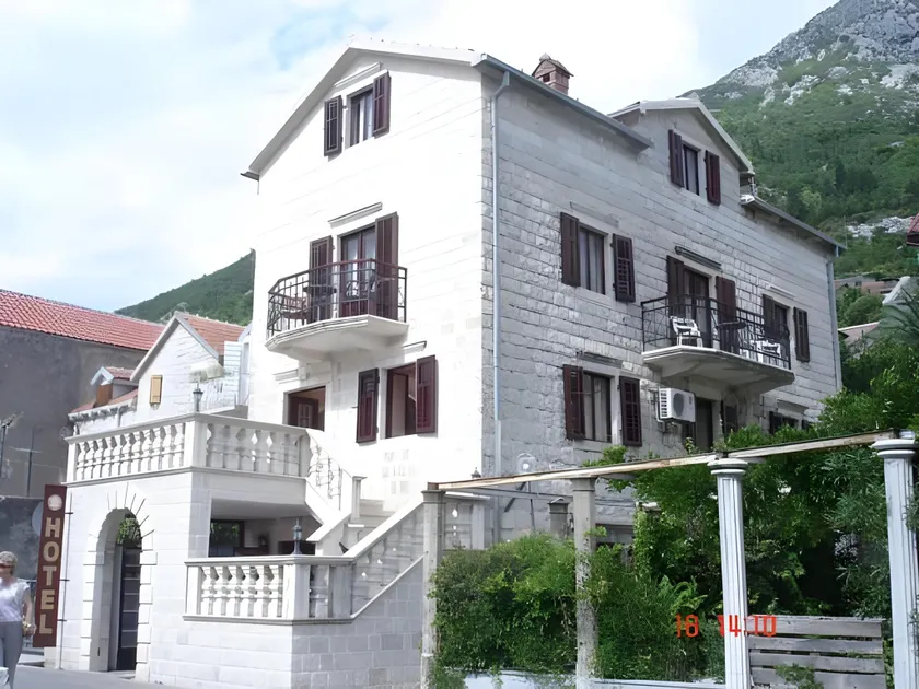 Hotel Admiral - Image 1